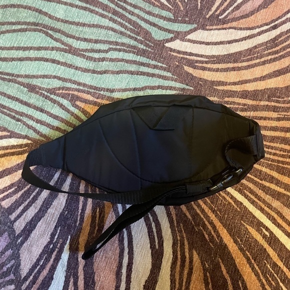 Adidas Fanny Pack - Picture 3 of 6